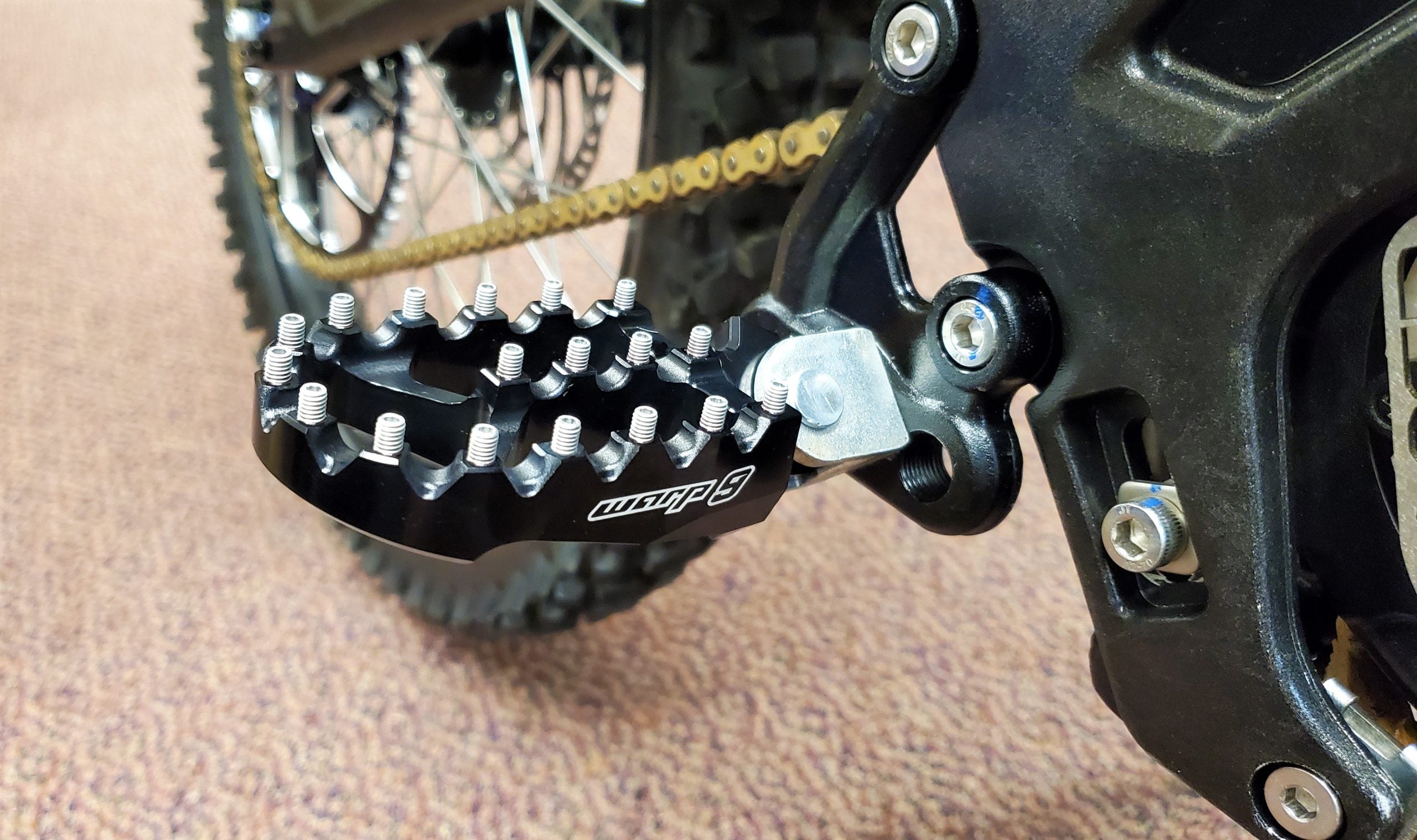 Warp-9 E-Ride Pro / Surron LBX Foot Pegs