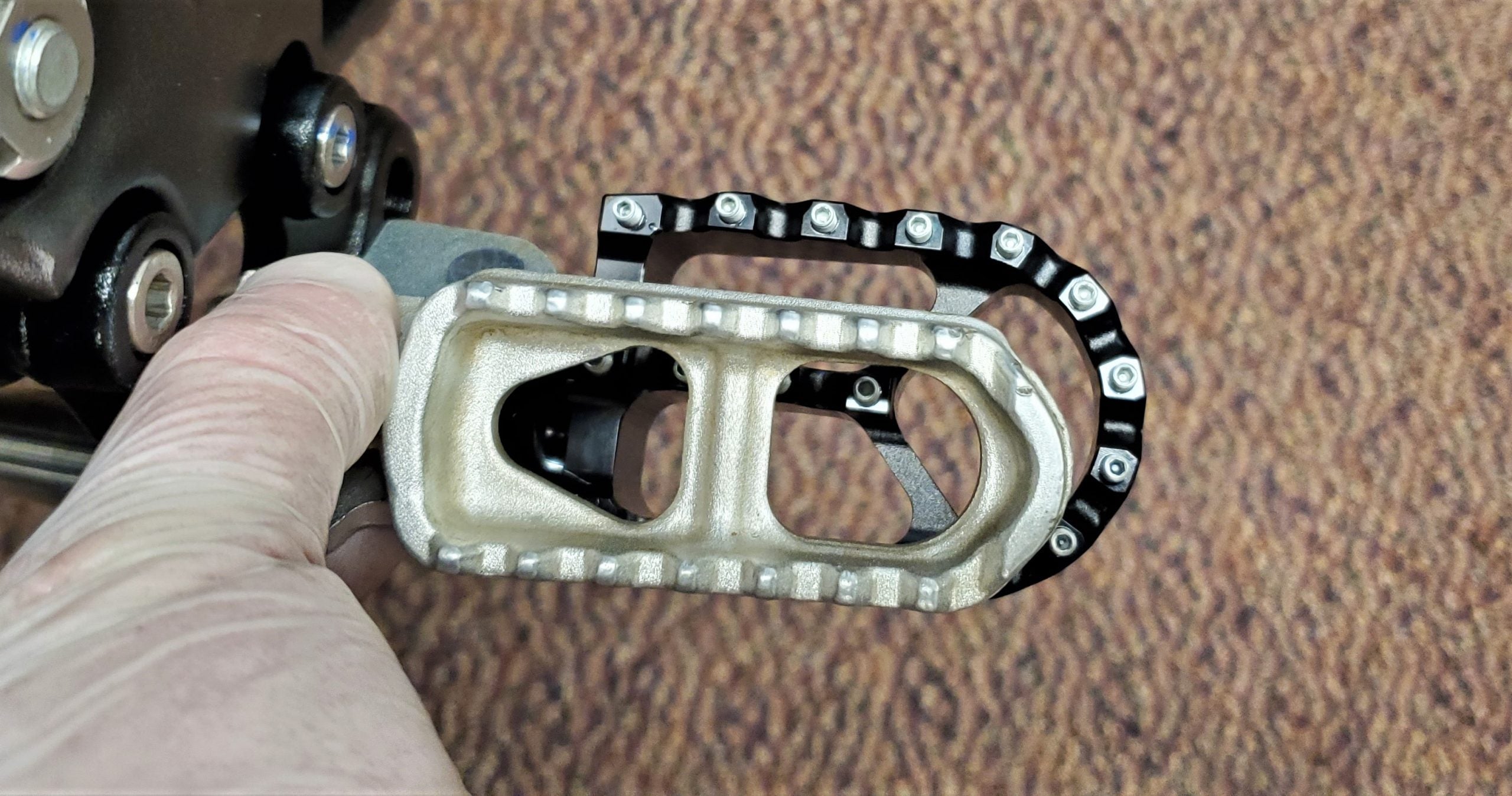 Warp-9 E-Ride Pro / Surron LBX Foot Pegs